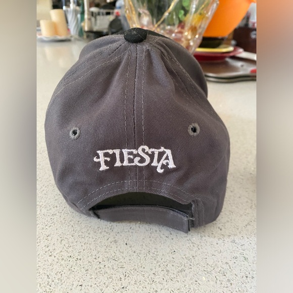 VGK/FIESTA HOTEL : Brand New , Size Xl T-shirt Hat, & Pilsner Combo - Picture 4 of 9